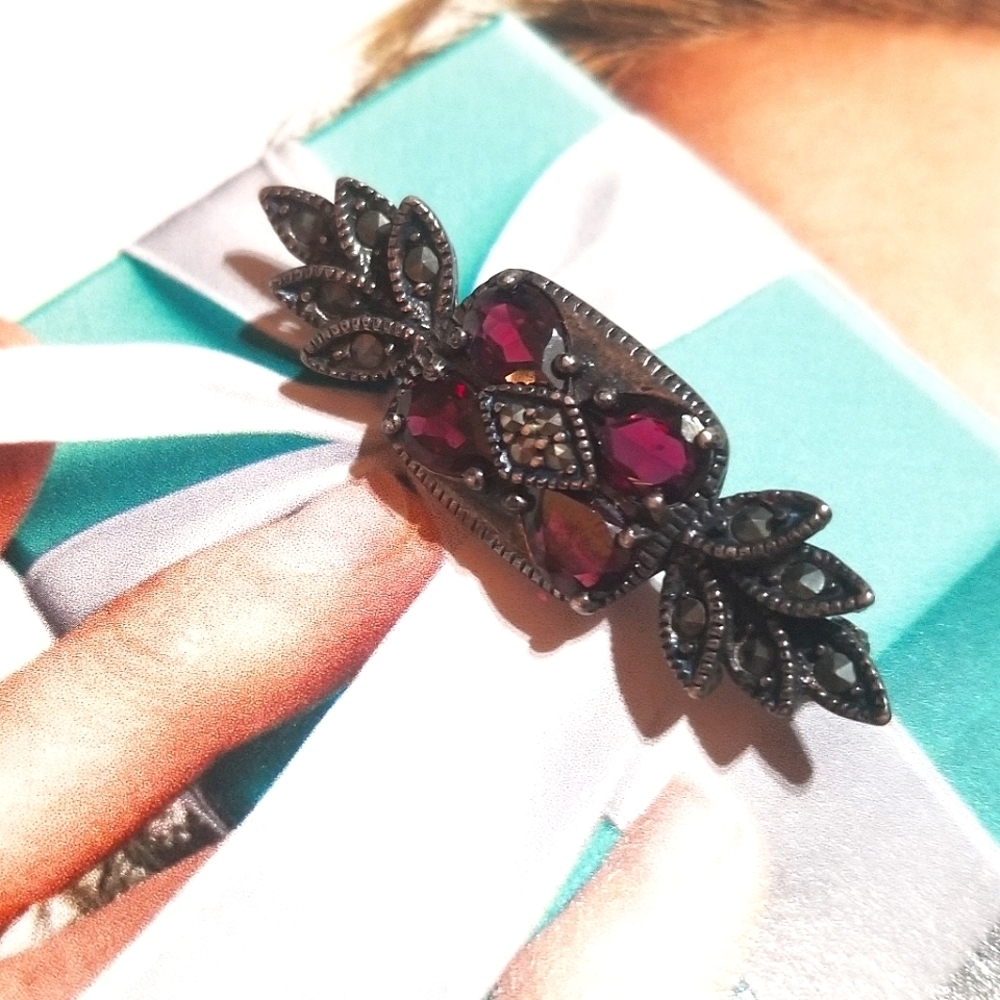 1930s Antique Garnet Marcasite Sterling Brooch - Picture 4 of 6